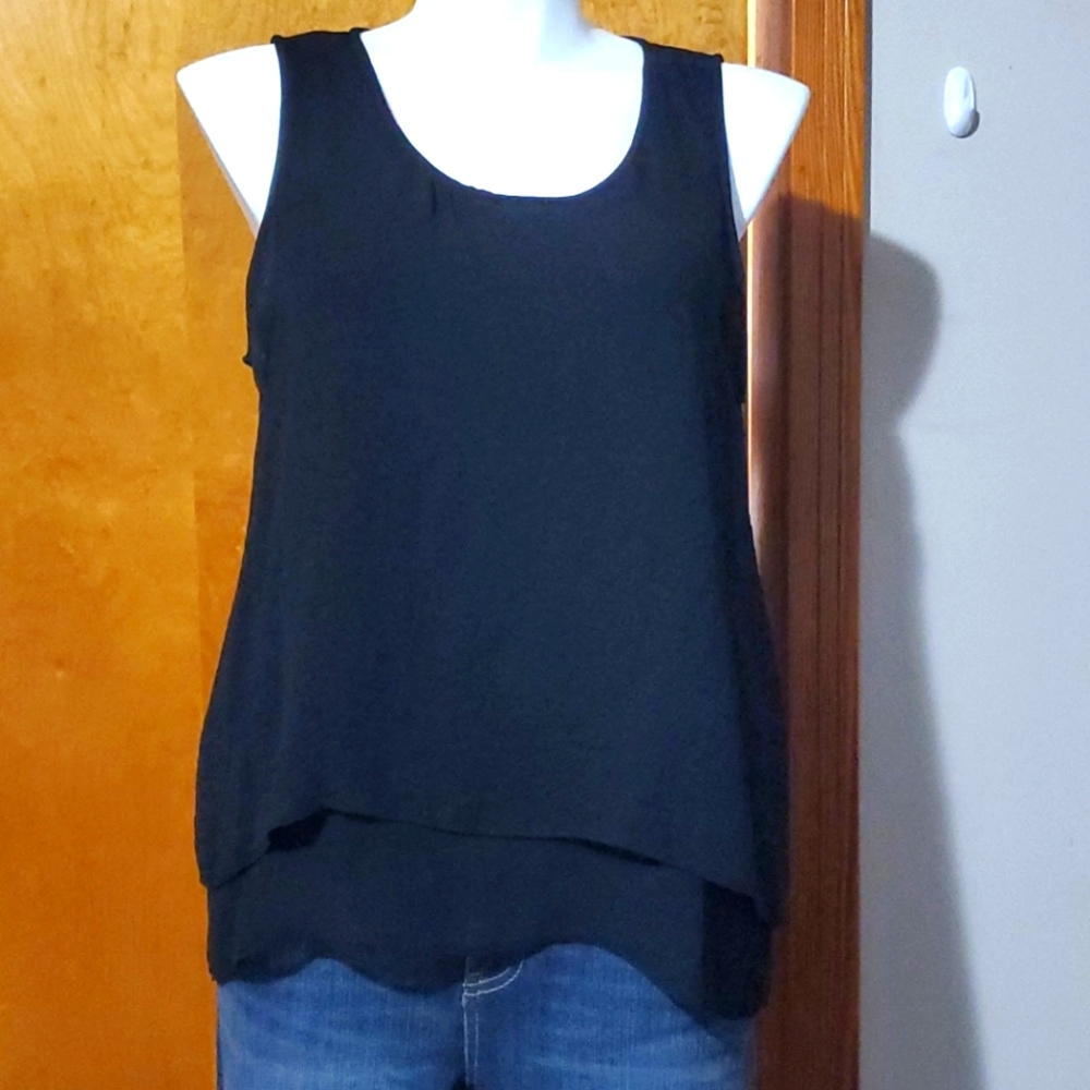 XL Apt9 black layered top